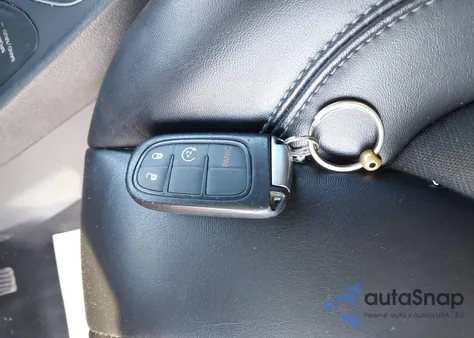 2020 Jeep Cherokee Latitude Plus 4X4 from USA, damaged, VIN 1C4PJMLBXLD545409